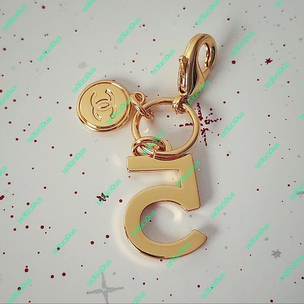 CHANEL 2023 HOLIDAY No5 CHARM - Picture 3 of 4